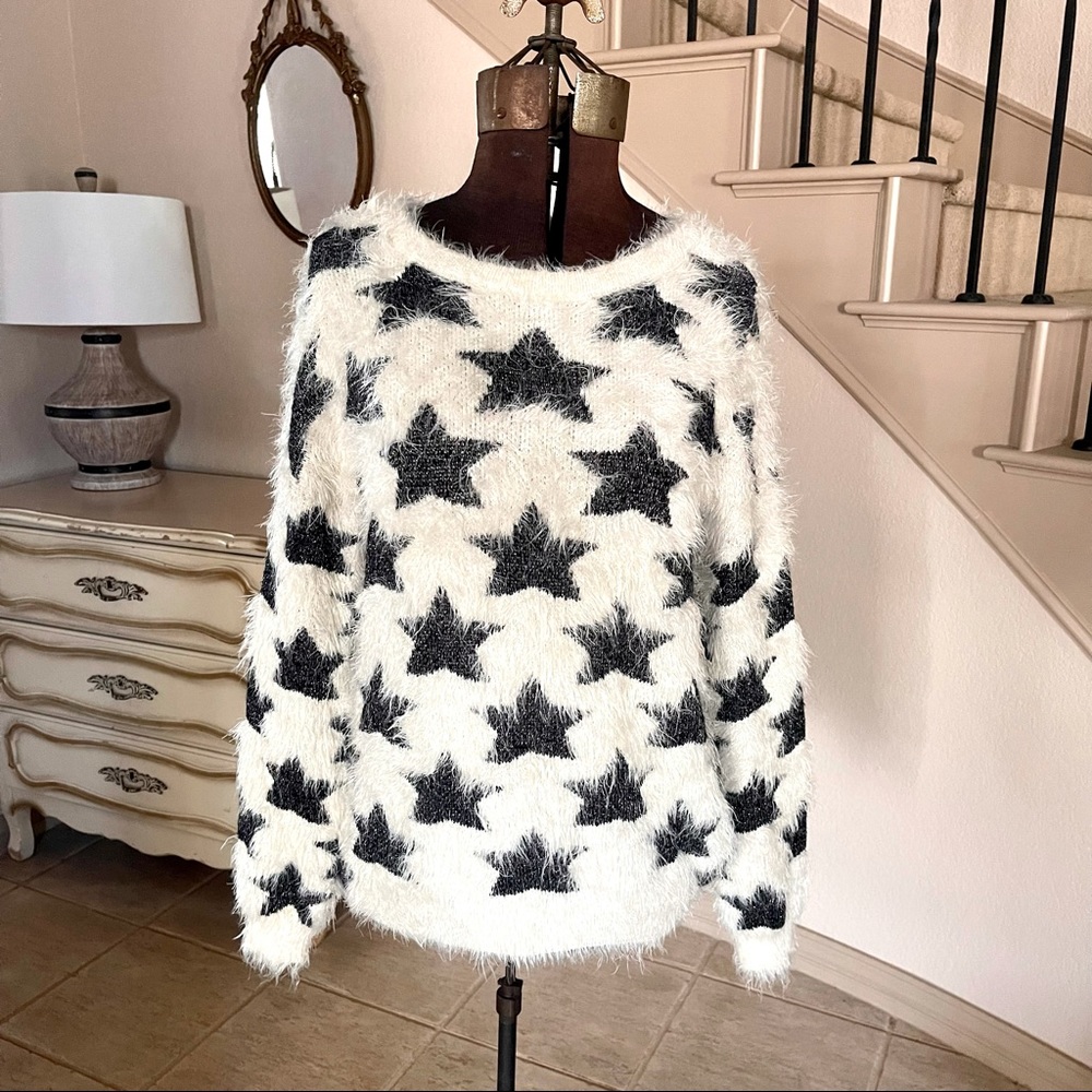 Romeo & Juliet Couture Star Sweater Eyelash Fuzzy